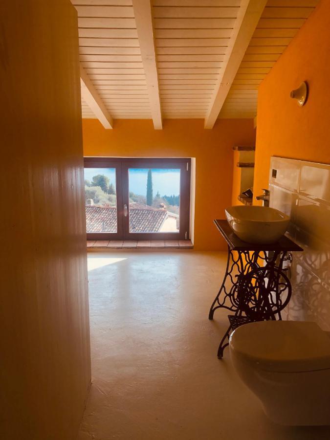 La Casa Di Andrea Daire Gardone Riviera Dış mekan fotoğraf
