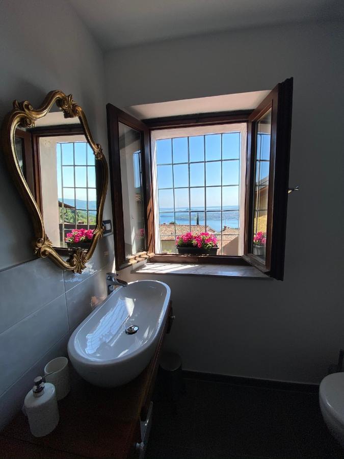 La Casa Di Andrea Daire Gardone Riviera Dış mekan fotoğraf