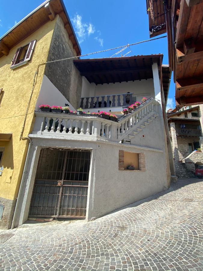 La Casa Di Andrea Daire Gardone Riviera Dış mekan fotoğraf