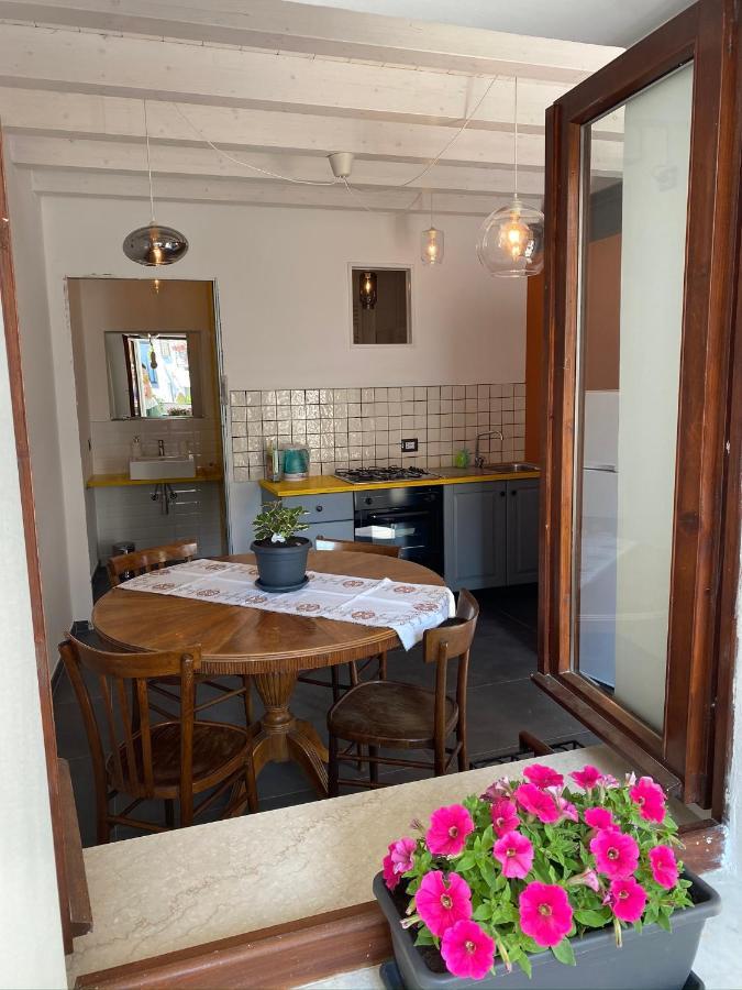 La Casa Di Andrea Daire Gardone Riviera Dış mekan fotoğraf